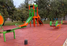 OMOLjICA OBRADOVALA SVOJE MALIŠANE: U centru sela otvoreno novo dečije igralište FOTO I VIDEO